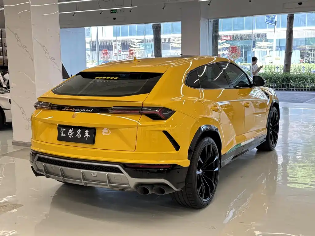 Lamborghini Urus 2022
