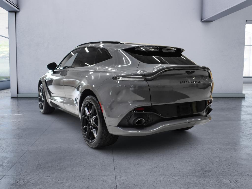 Aston Martin DBX 2022