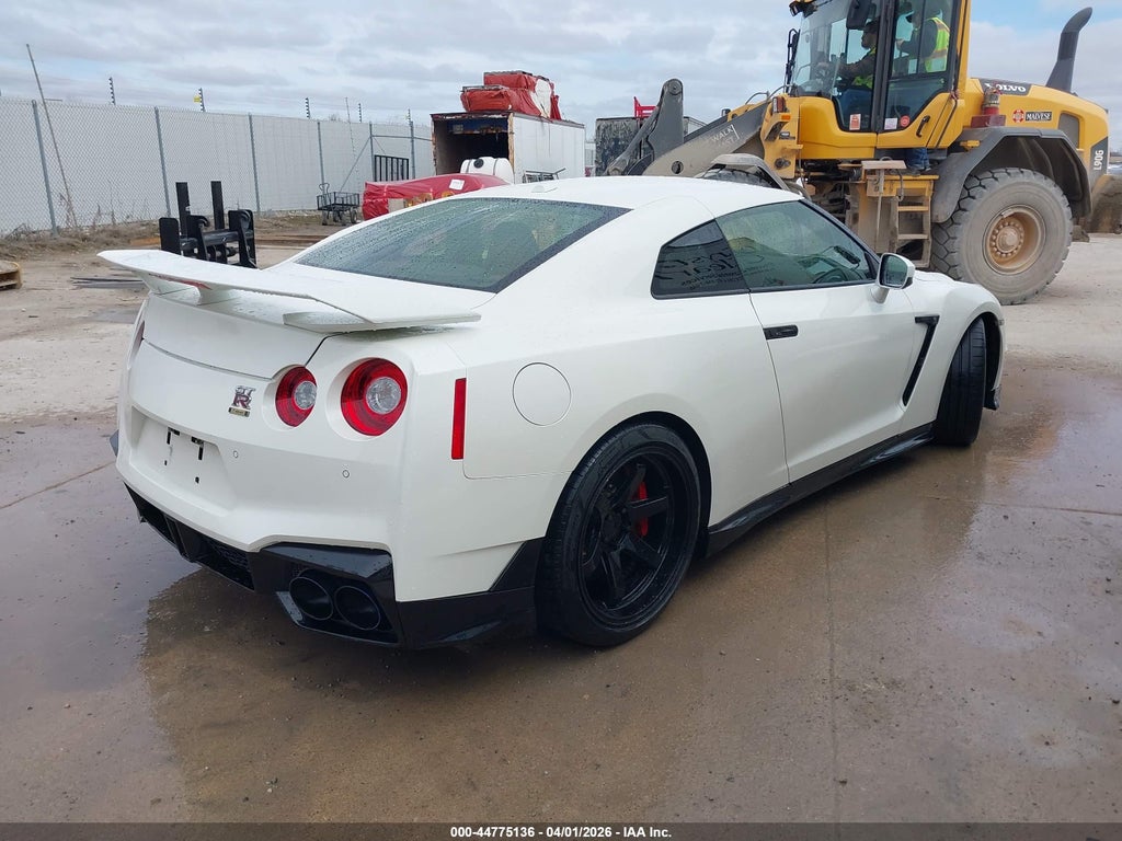 Nissan GT-R 2024