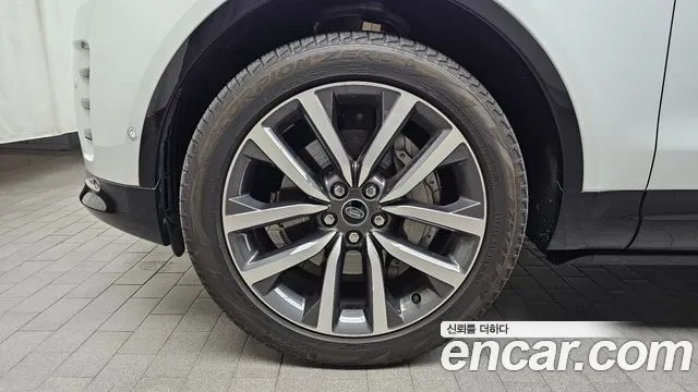 Land Rover Discovery 2023
