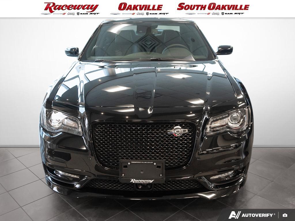 Chrysler 300 2023