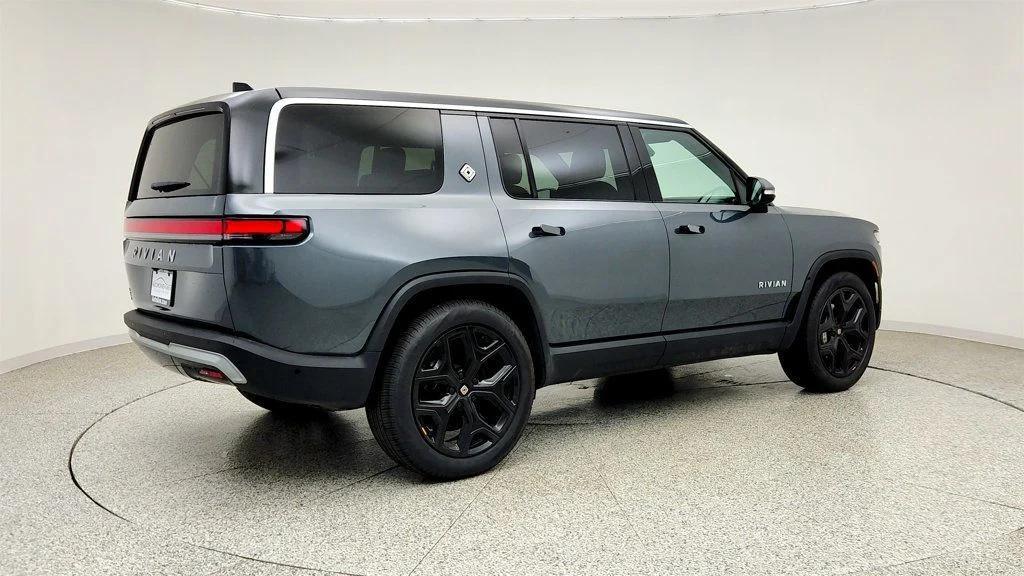 Rivian R1S 2024