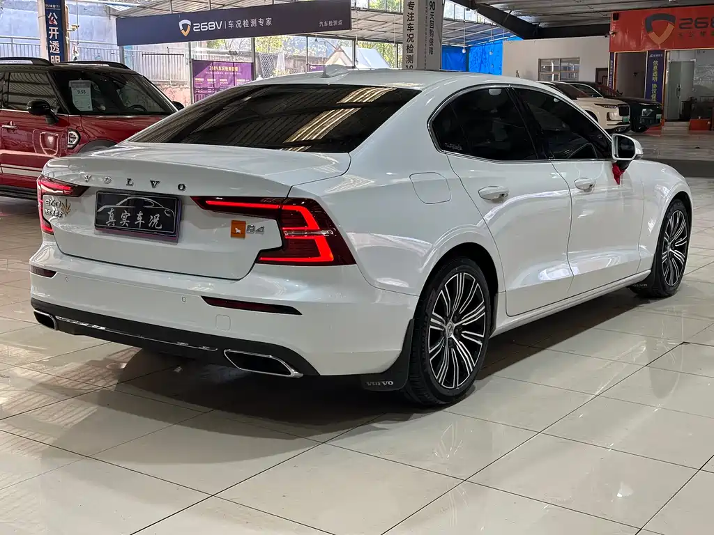 Volvo S60 2022