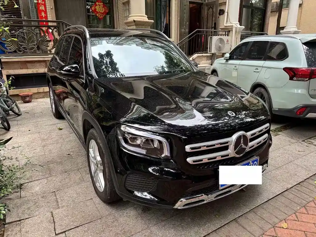 Mercedes-Benz GLB 2023