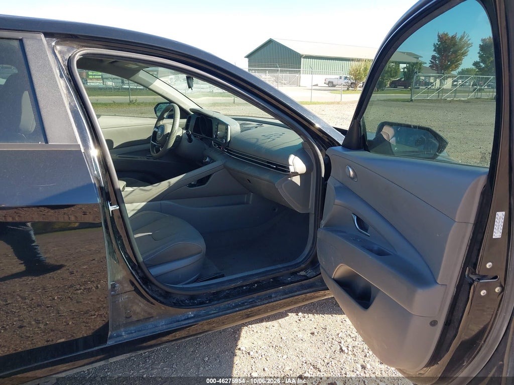 Hyundai Elantra 2023