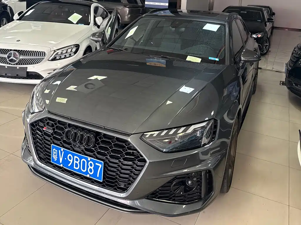 Audi RS 4 2022