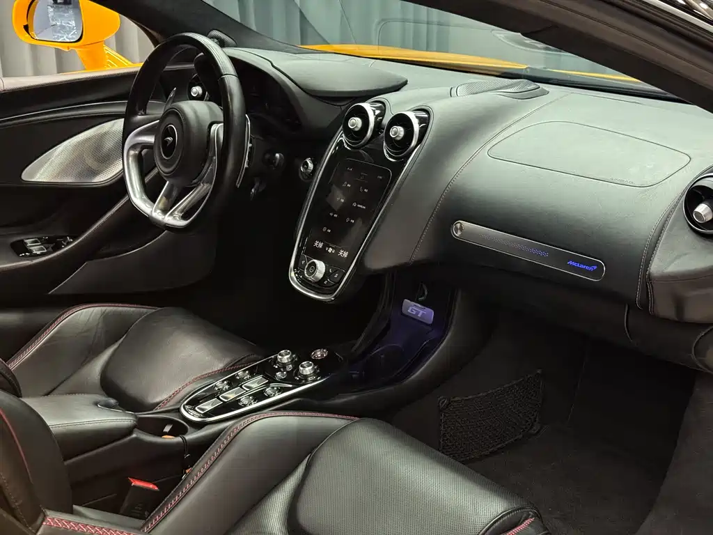 McLaren GT 2022