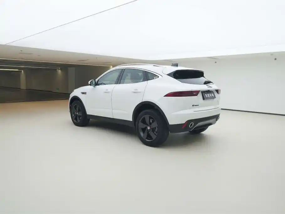Jaguar E-Pace 2024