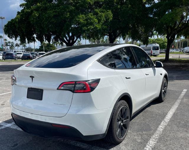 Tesla Model Y 2021