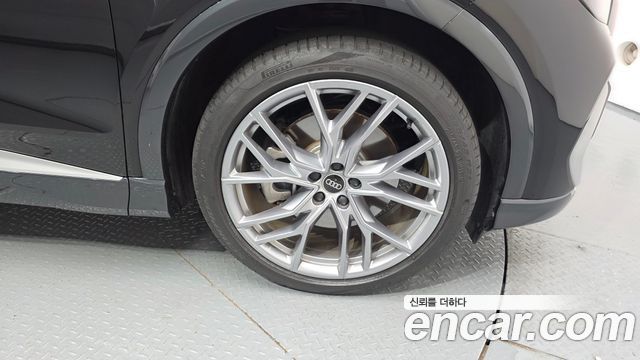 Audi Q4 e-tron 2025