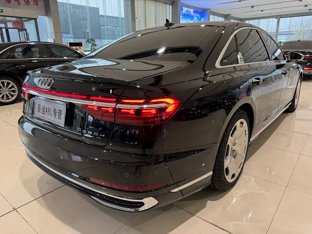 Audi A8 2023