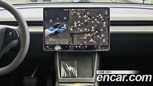Tesla Model Y 2025