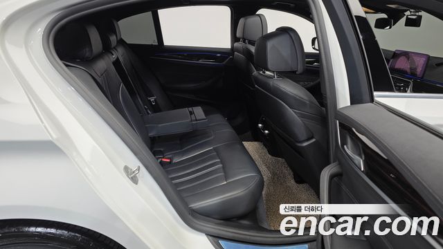 BMW 5 серии 2021