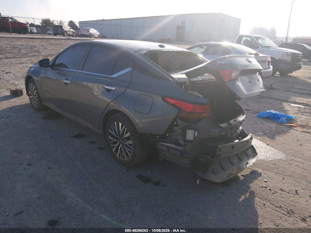 Nissan Altima 2025