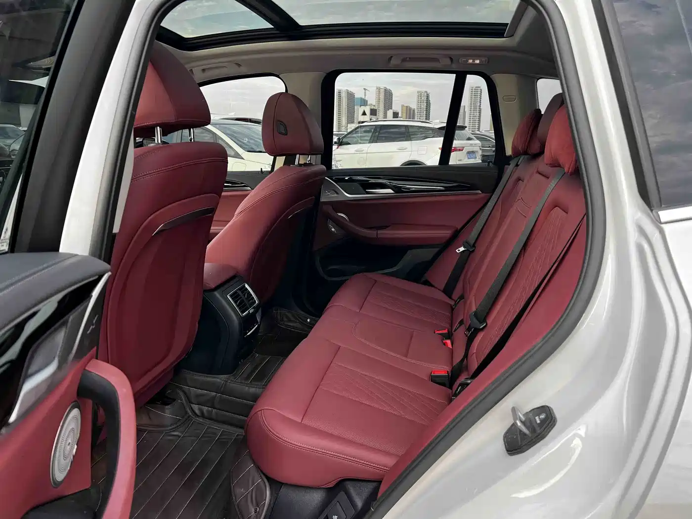 BMW iX3 2025