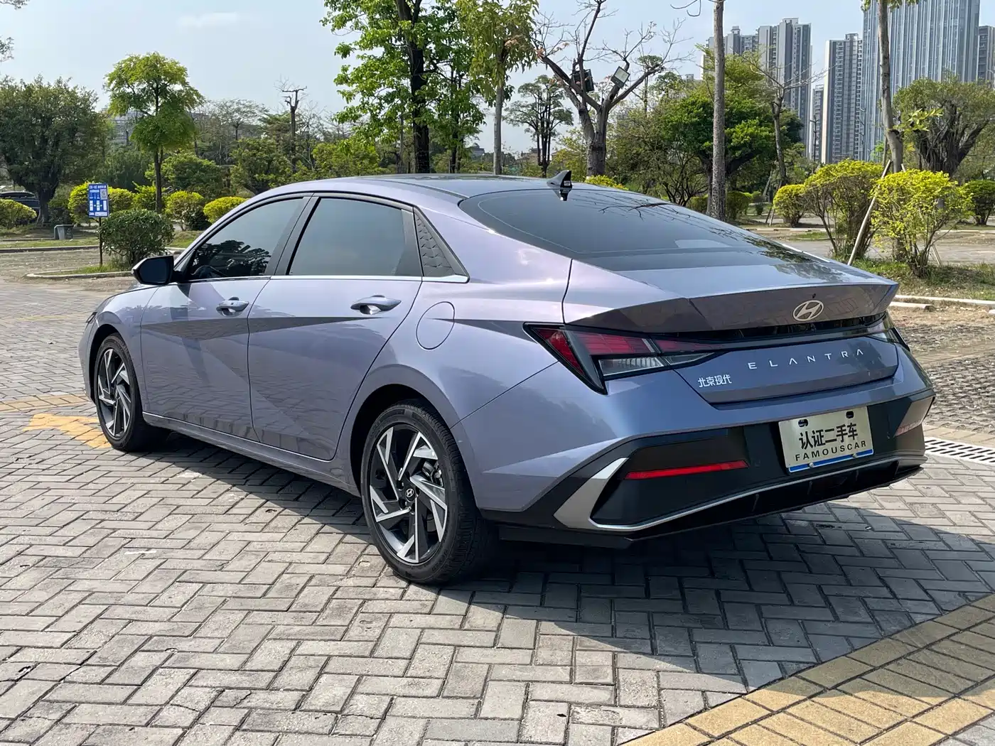 Hyundai Elantra 2025