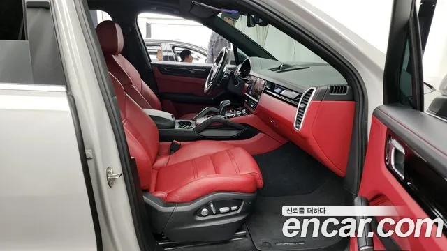 Porsche Cayenne 2021