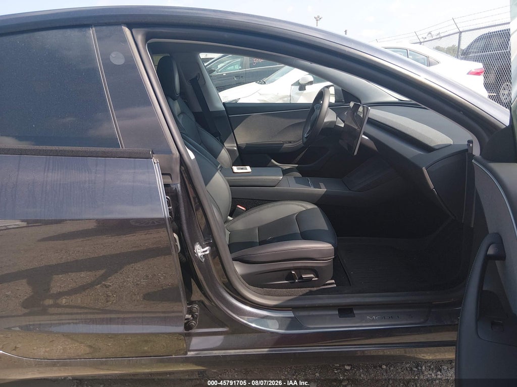 Tesla Model 3 2025