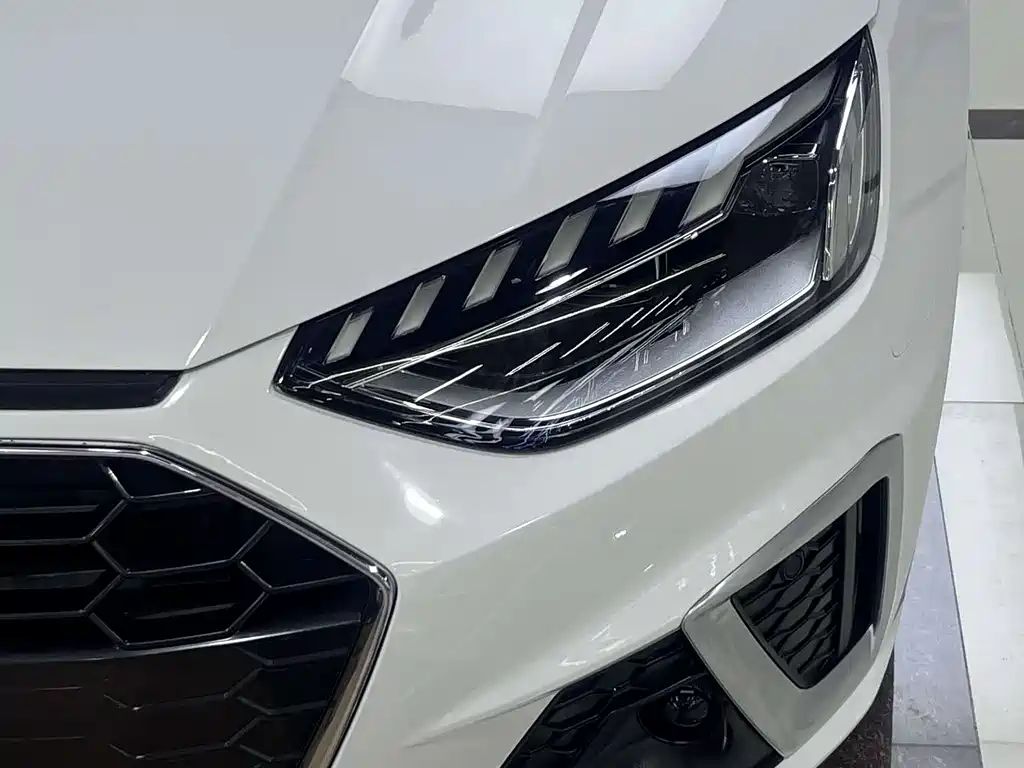 Audi A4 2023