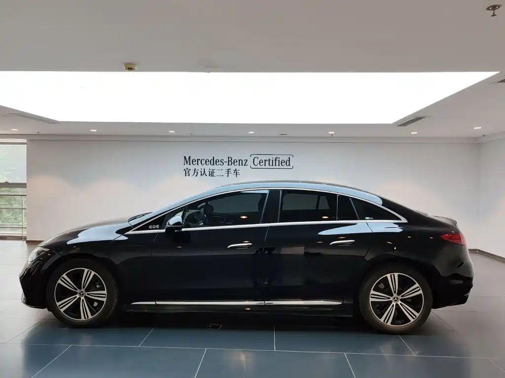 Mercedes-Benz EQE 2025