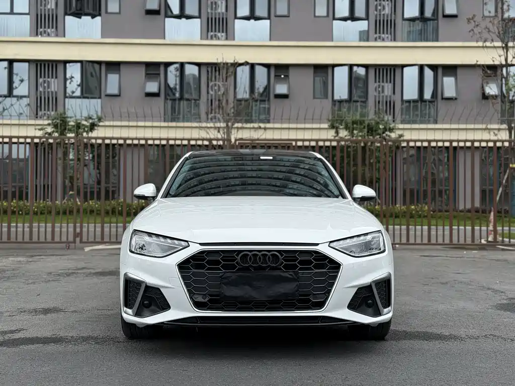 Audi A4 2023
