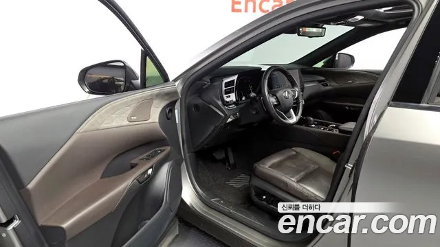 Lexus RX 2023