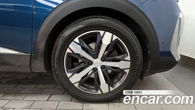 Peugeot 5008 2021