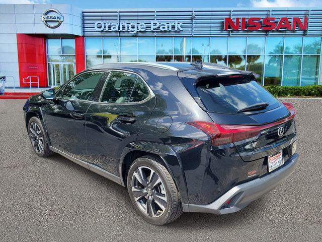 Lexus UX 2024