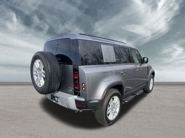 Land Rover Defender 2023