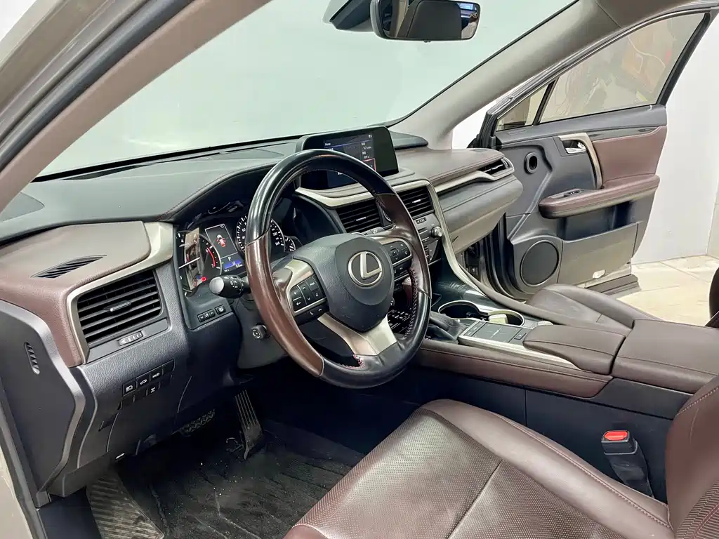 Lexus RX 2022