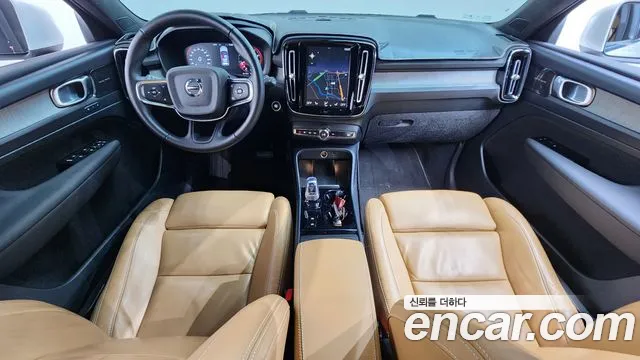 Volvo XC40 2021