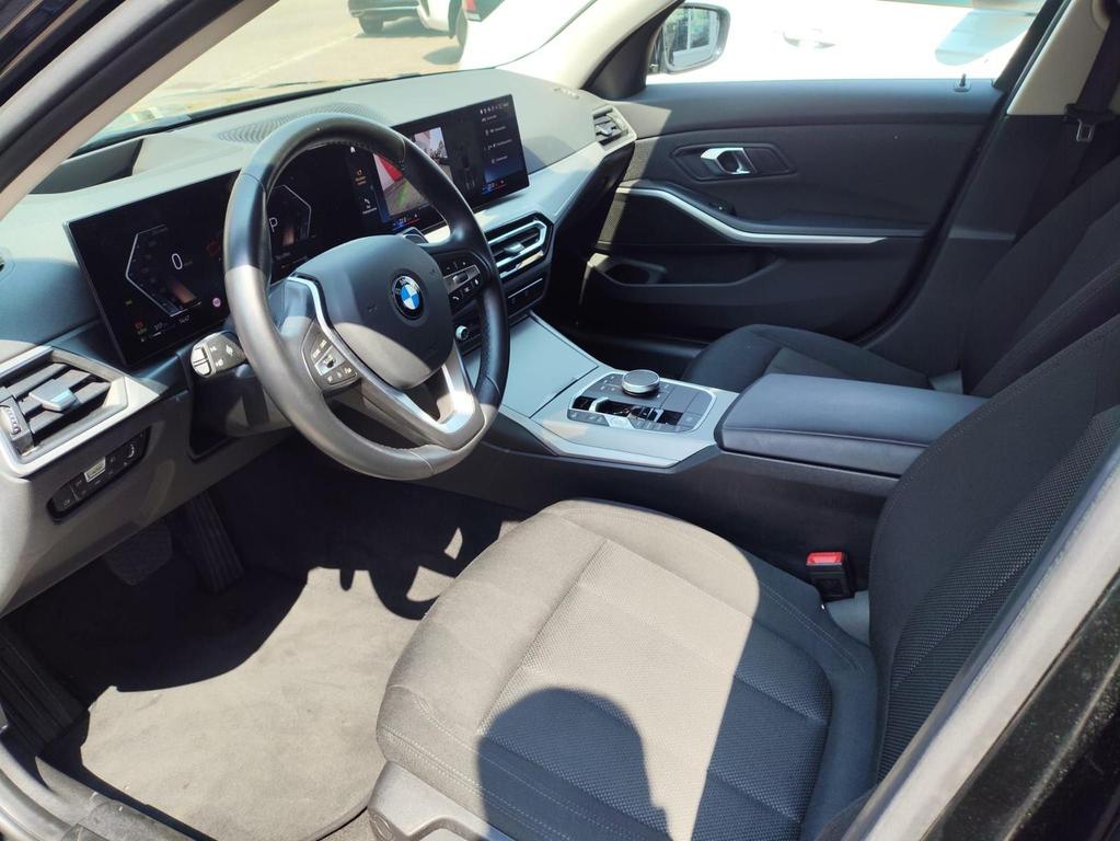 BMW 318 2024