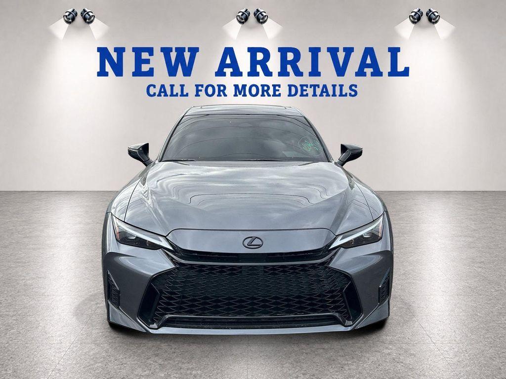 Lexus IS 2026