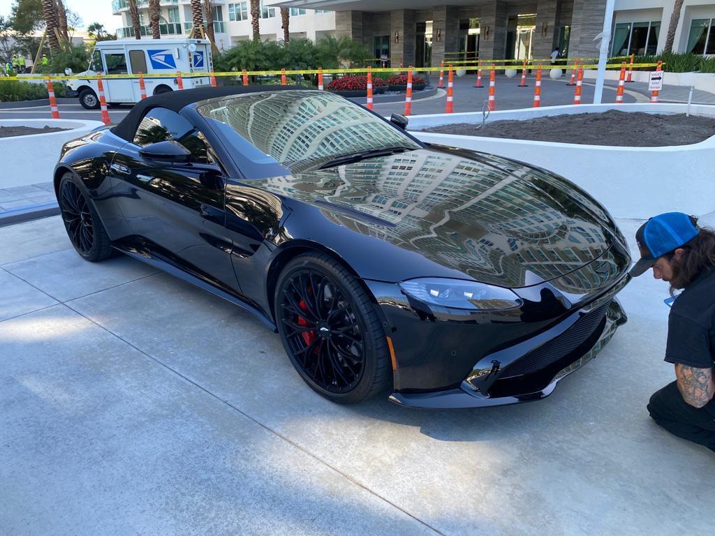 Aston Martin V8 Vantage 2022