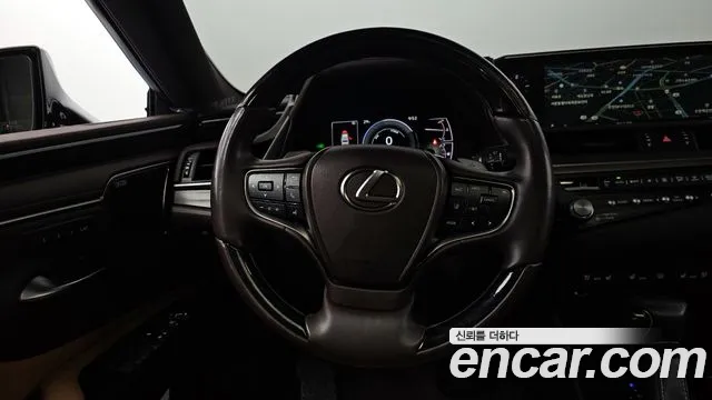 Lexus ES 2021