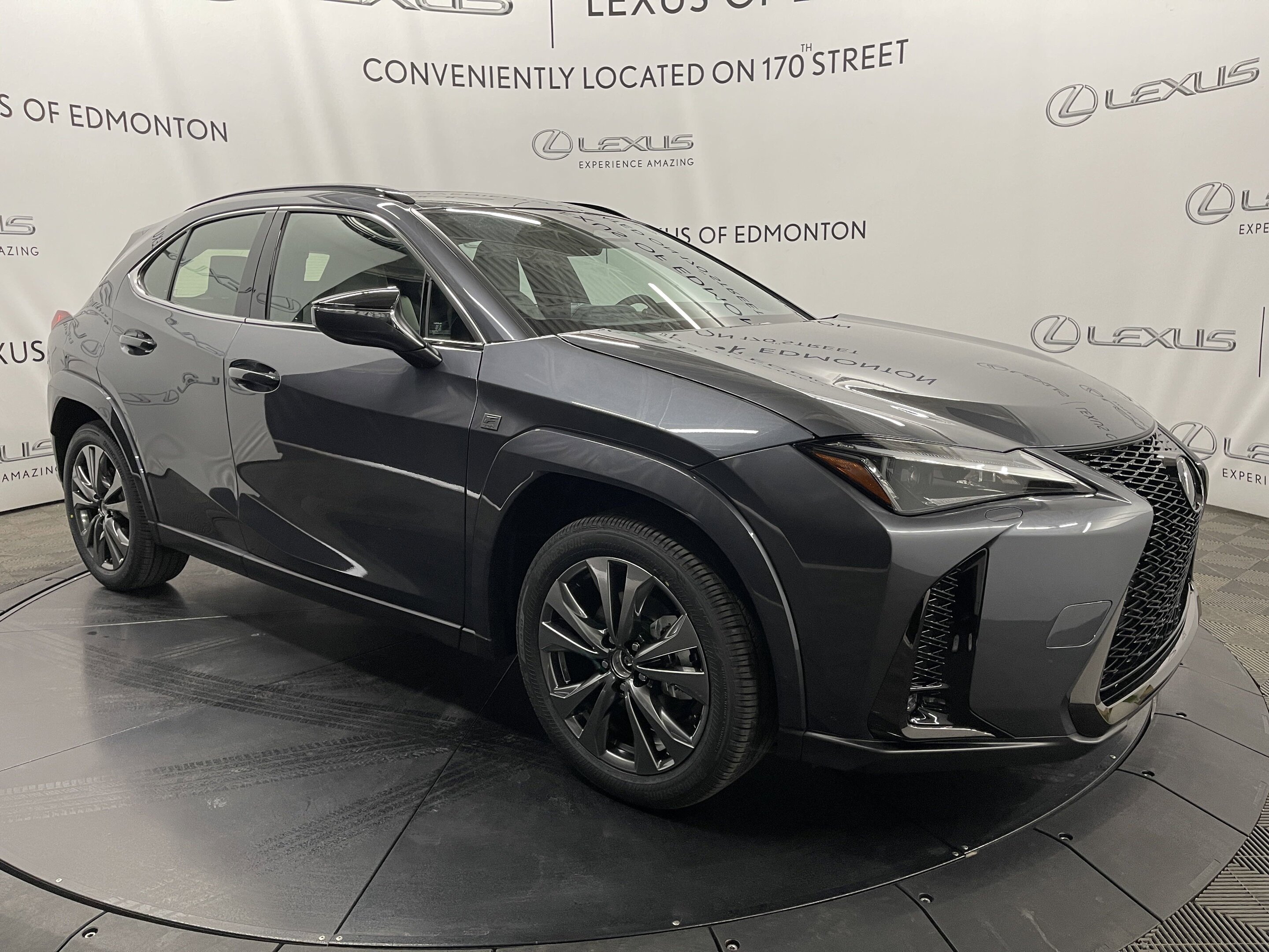 Lexus UX 2025