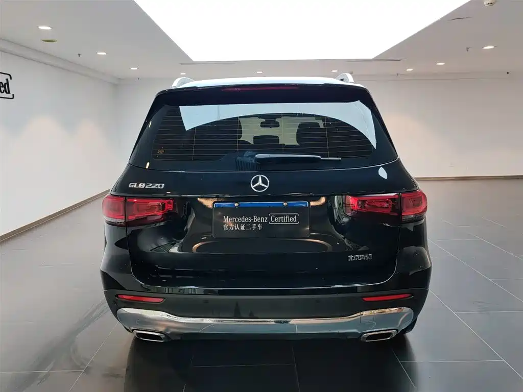 Mercedes-Benz GLB 2023
