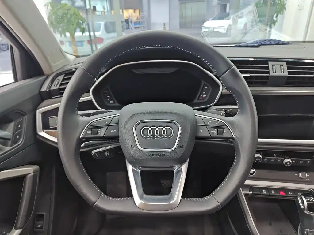 Audi Q3 2021