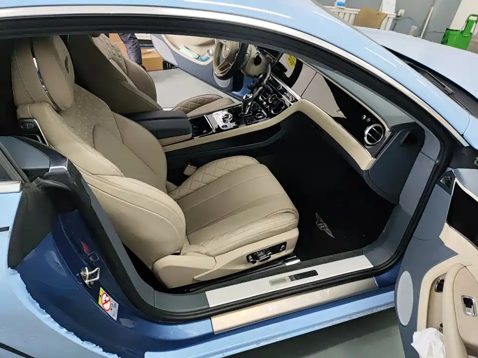 Bentley Continental 2021