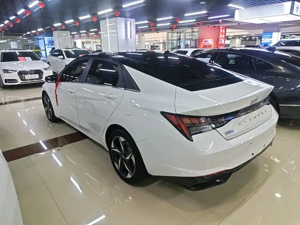 Hyundai Elantra 2021