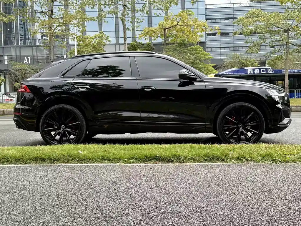 Audi Q8 2021
