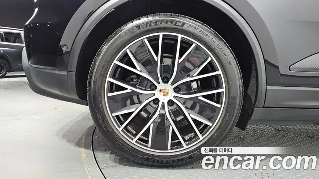 Porsche Macan 2025