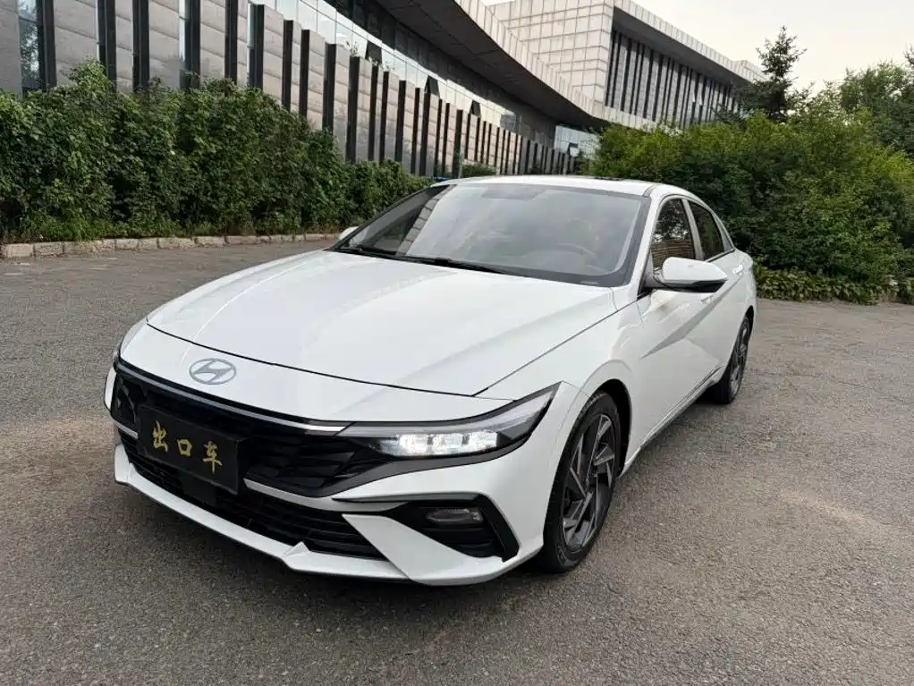 Hyundai Elantra 2024