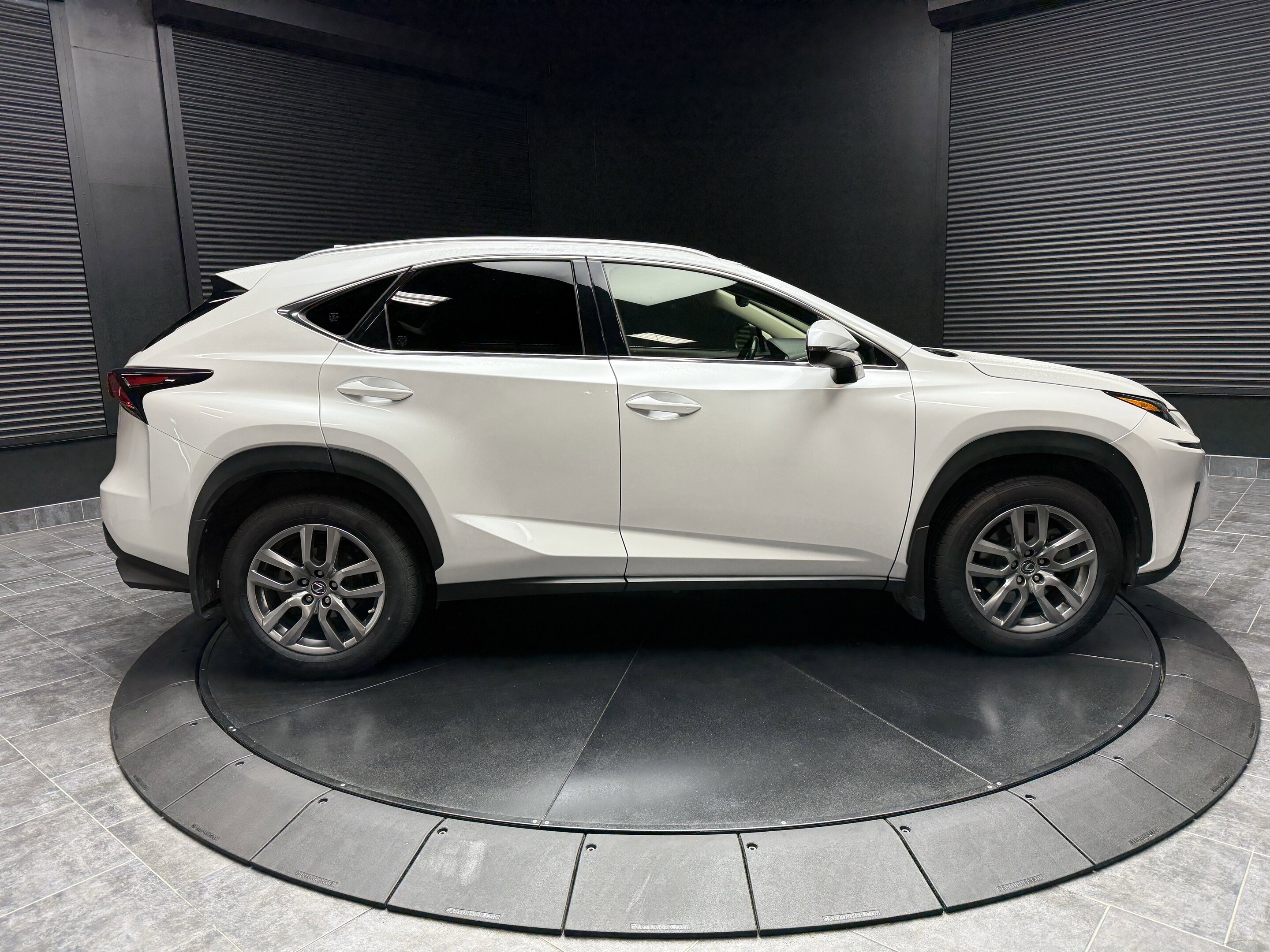 Lexus NX 2021