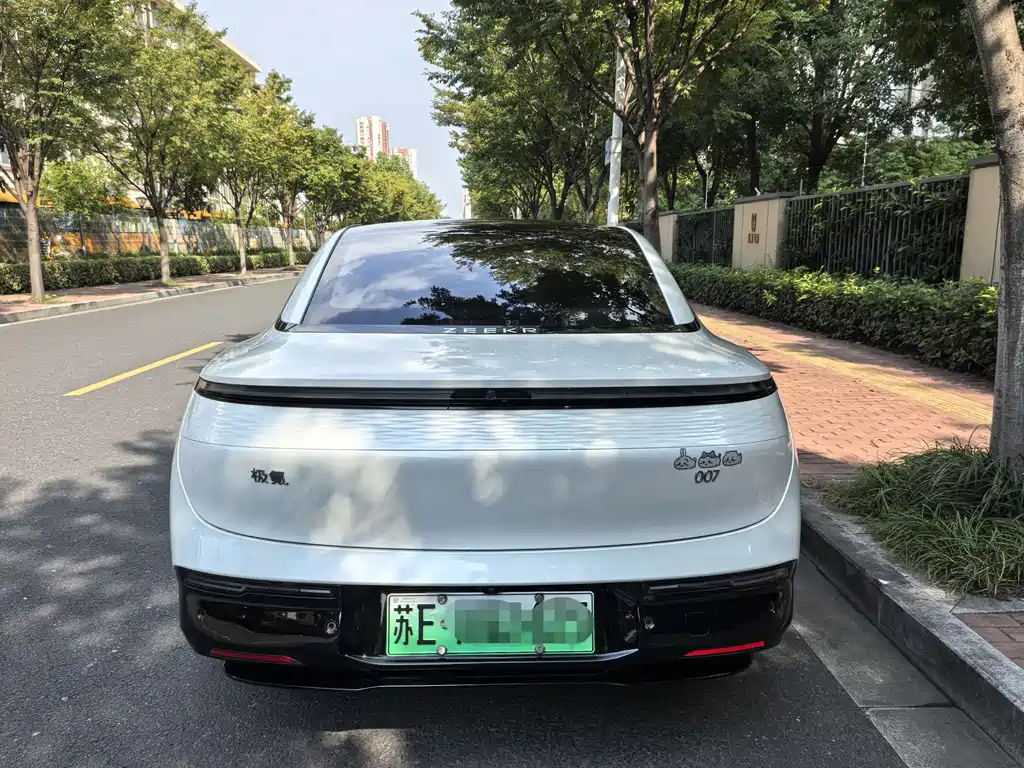 Zeekr 007 2024