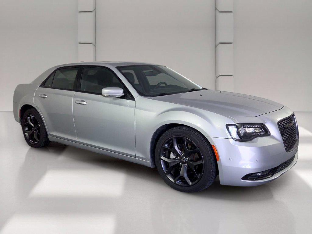 Chrysler 300 2023