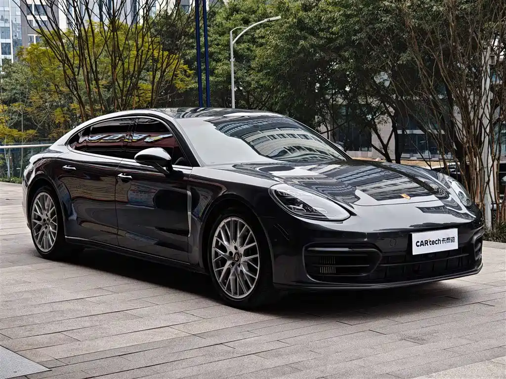 Porsche Panamera 2021