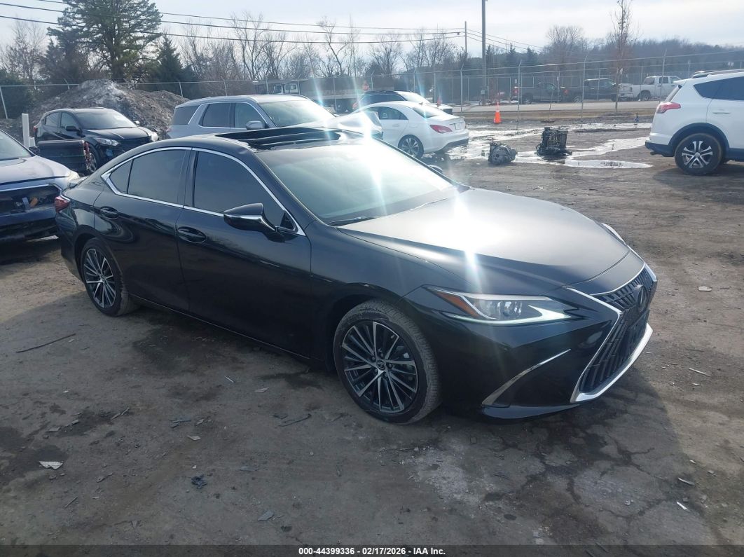 Lexus ES 2025