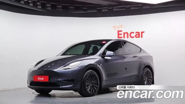 Tesla Model Y 2023