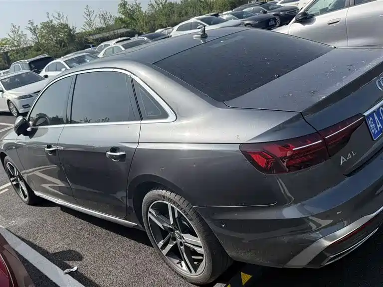 Audi A4 2021